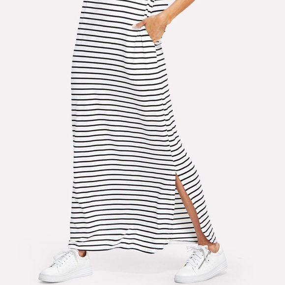 SOLDOUT🌹🌹RESTOCKED🆕Striped Maxi Dress W Pockets - Picture 4 of 8